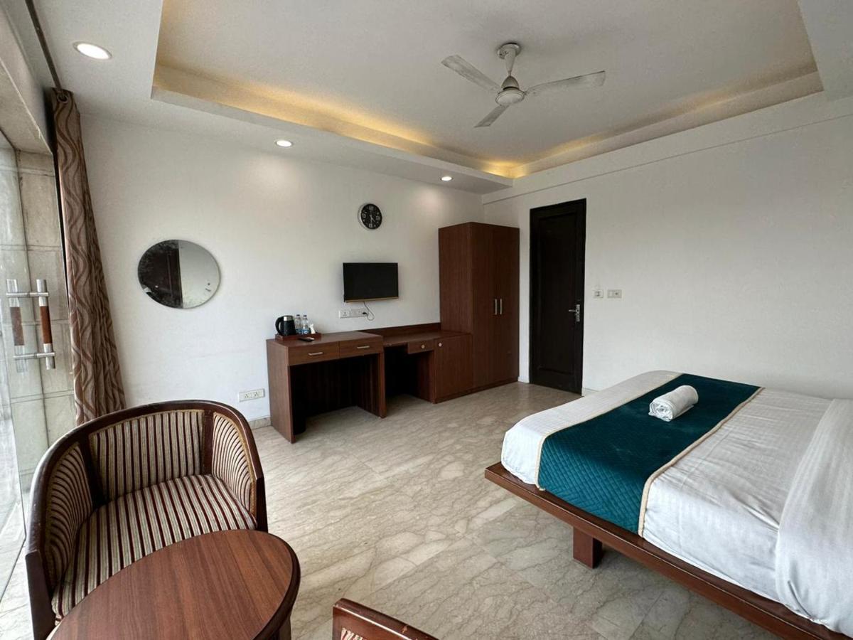 Hotel The Imperio New Delhi Luaran gambar