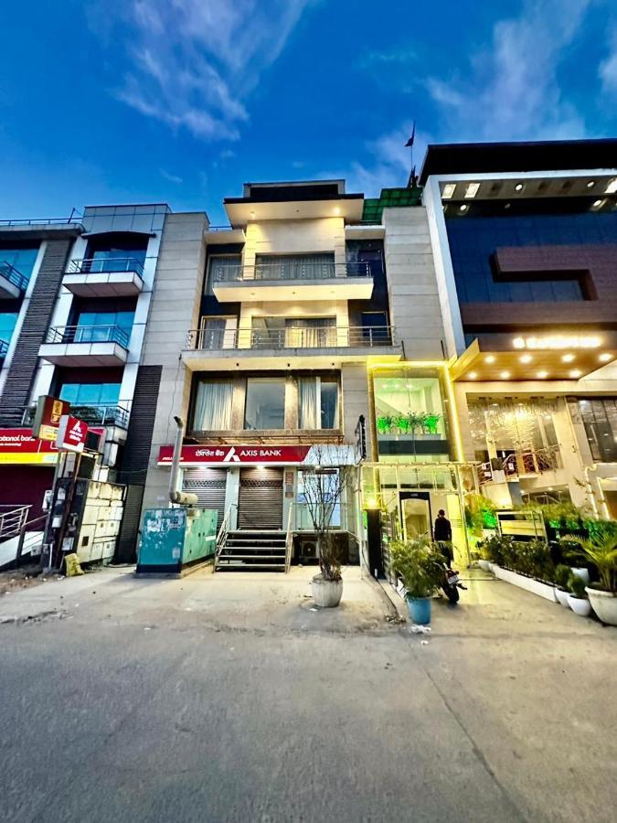 Hotel The Imperio New Delhi Luaran gambar