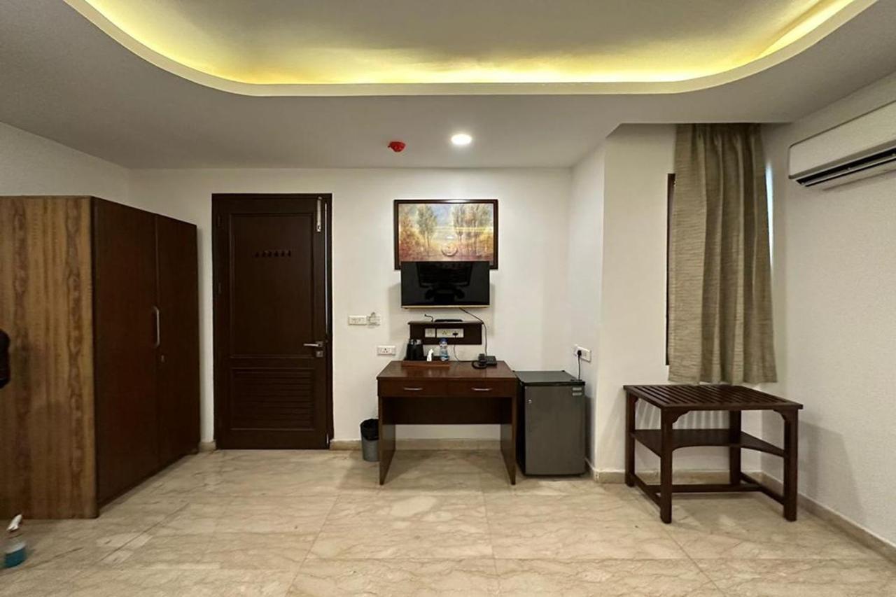 Hotel The Imperio New Delhi Luaran gambar