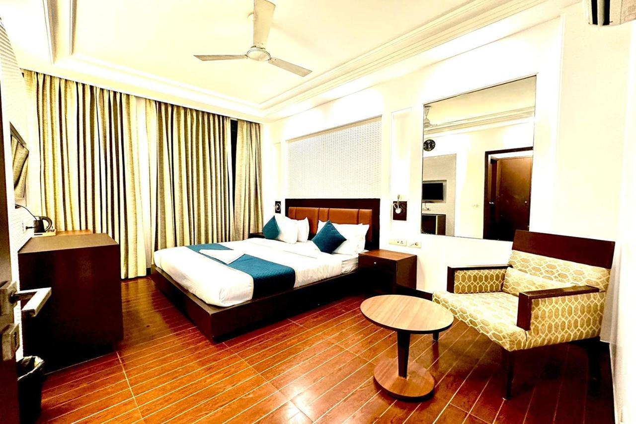 Hotel The Imperio New Delhi Luaran gambar